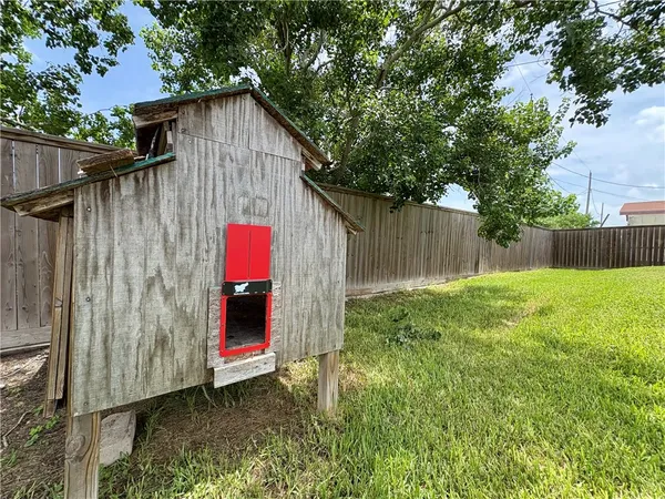 $239,900 | 127 Copano Heights Boulevard, Rockport, TX 78382