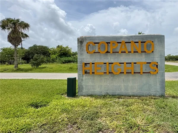 $239,900 | 127 Copano Heights Boulevard, Rockport, TX 78382