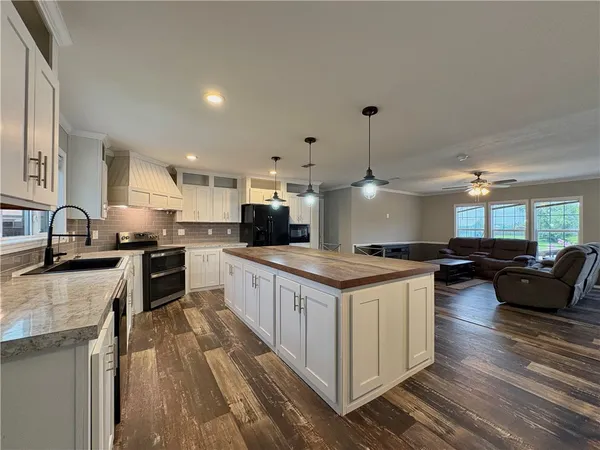 $239,900 | 127 Copano Heights Boulevard, Rockport, TX 78382