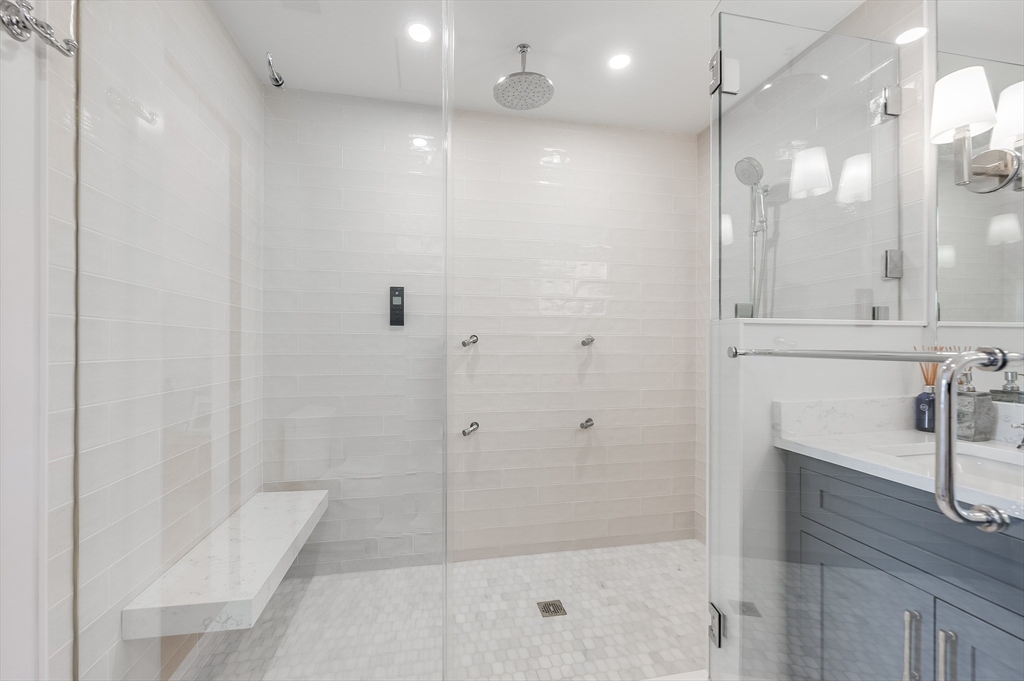 799 East 3rd Street, Unit 2 Boston, MA 02127 - Photo 18 of 40