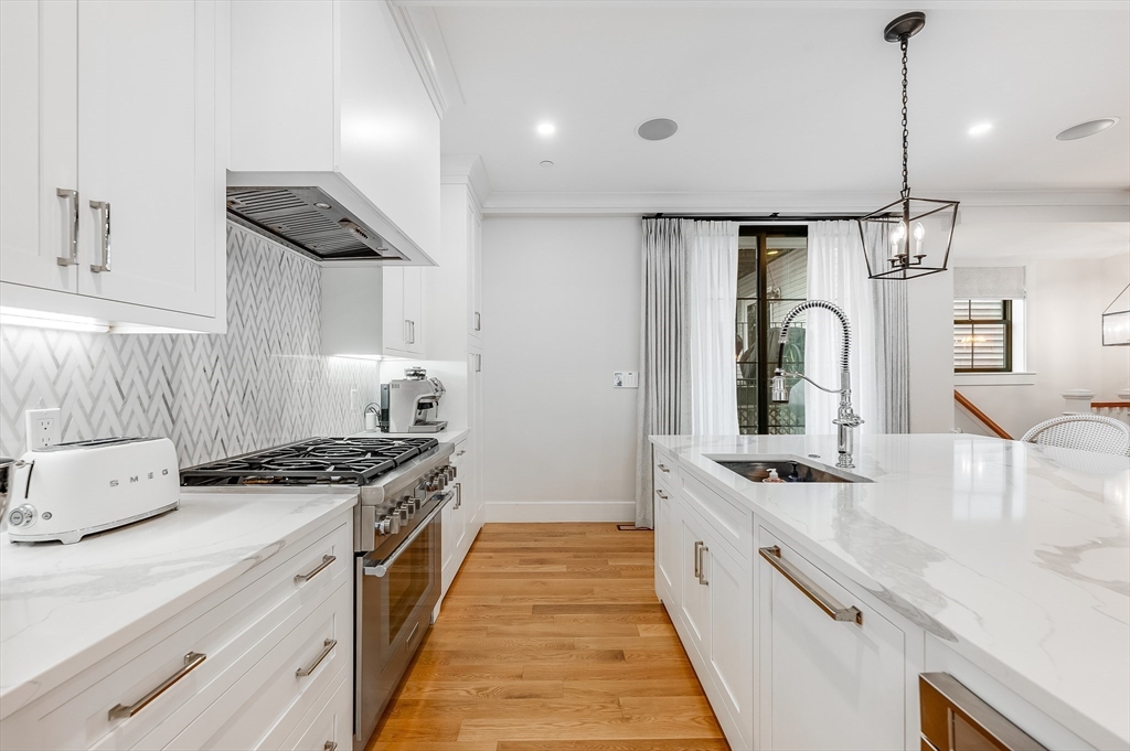 799 East 3rd Street, Unit 2 Boston, MA 02127 - Photo 5 of 40