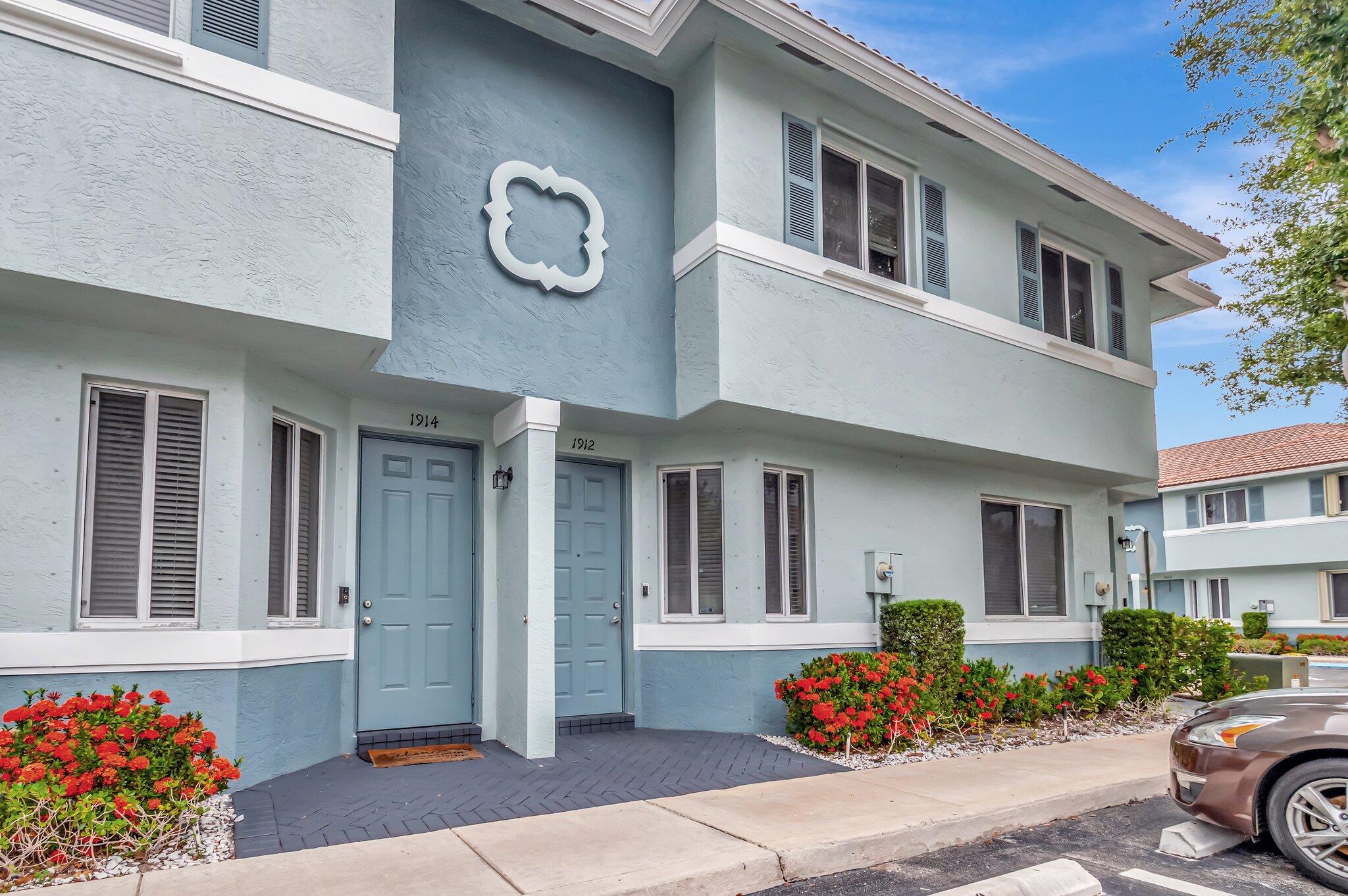 1912 Hibiscus Lane Riviera Beach, FL 33404 - Photo 5 of 55 4-web-or-mls-DSC_3189