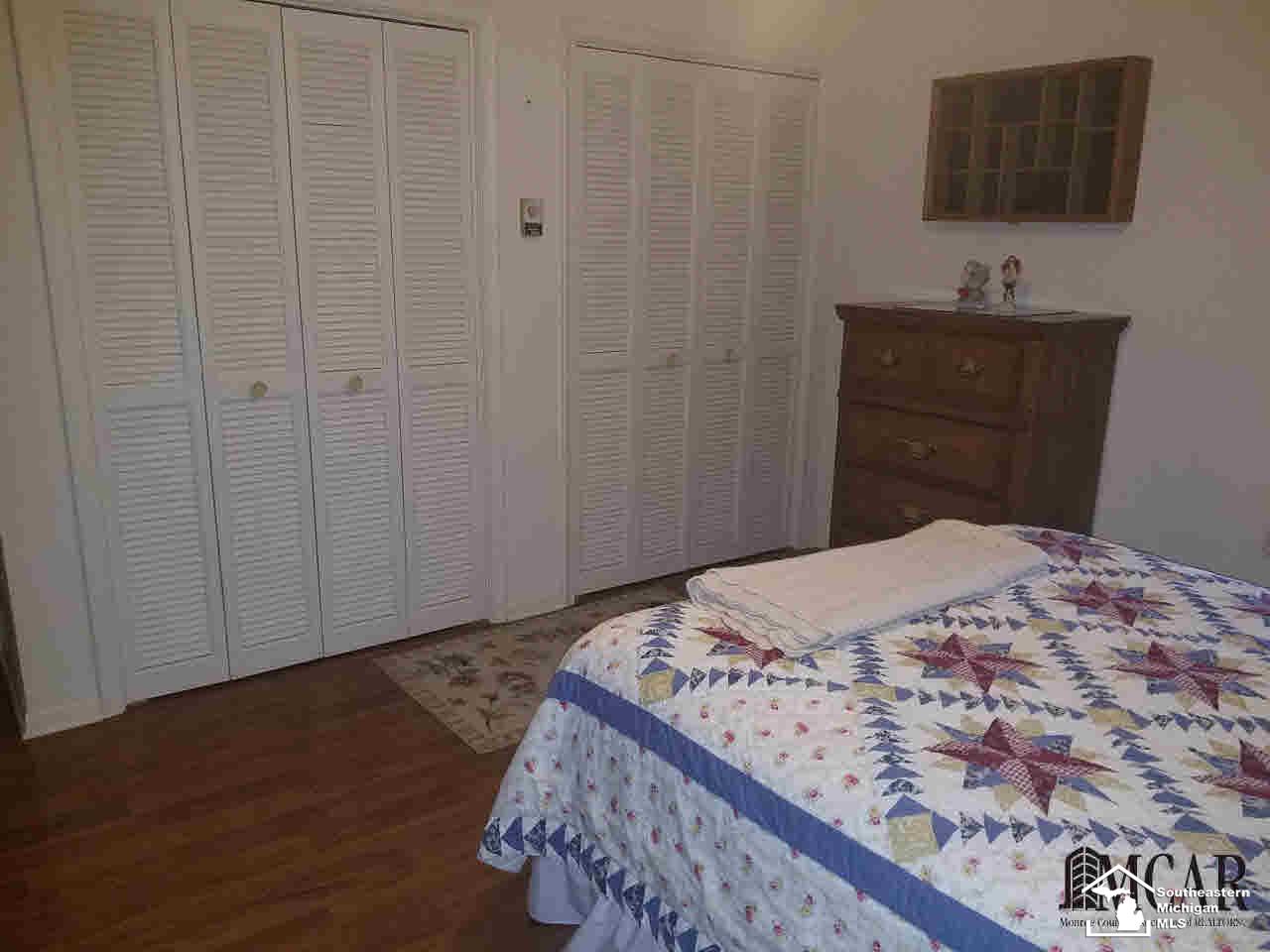 2360 Blue Bush Road Monroe, MI 48162 - Photo 8 of 24 21365026-7.JPG