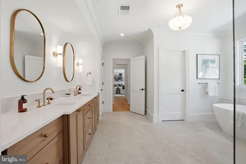 $4,795,000 | 5840 Hilldon Street, McLean, VA 22101