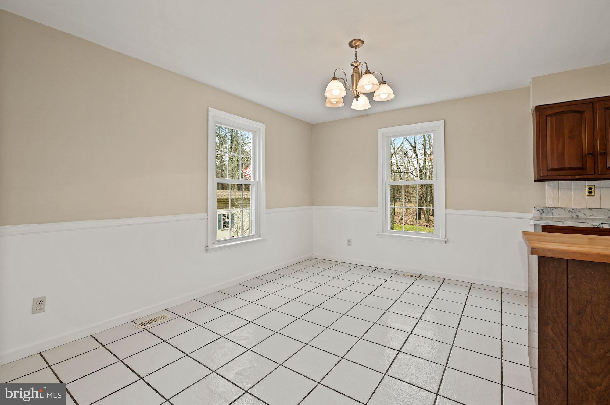 91 Hawkin Road Tabernacle, NJ 08088 - Photo 13 of 33 Eat in Kitchen