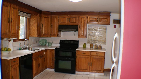 18 Stickney Road Medford, MA 02155 - Photo 5 of 10 Gallery Image 5
