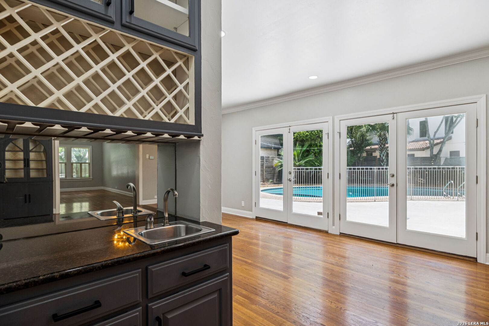 102 Nacogdoches Road Alamo Heights, TX 78209 - Photo 10 of 30 Gallery Image 10