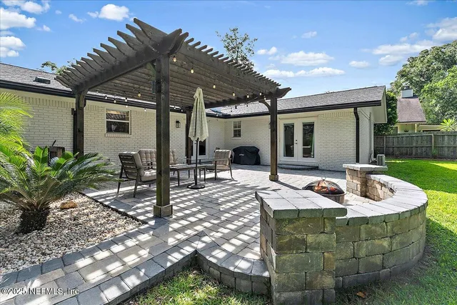 a view of outdoor space yard and patio