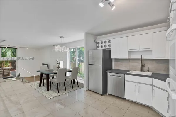 $1,198,000 | 3126 Center Street, Unit 8, Coconut Grove, FL 33133
