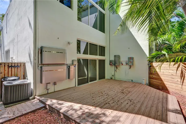 $1,198,000 | 3126 Center Street, Unit 8, Coconut Grove, FL 33133