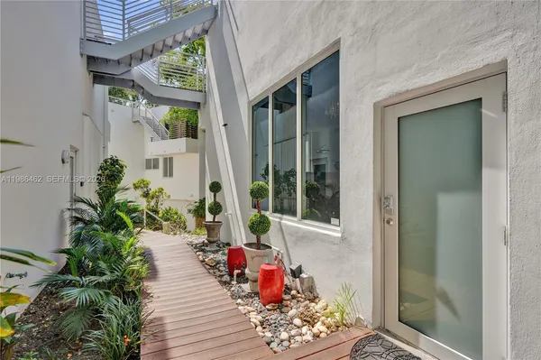 $1,198,000 | 3126 Center Street, Unit 8, Coconut Grove, FL 33133