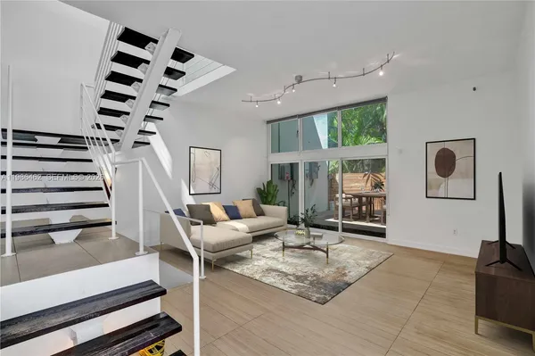 $1,198,000 | 3126 Center Street, Unit 8, Coconut Grove, FL 33133