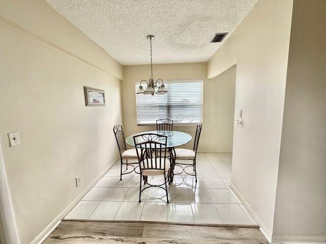 207 Brighton East Boca Raton, FL 33434 - Photo 3 of 36 Dining Area
