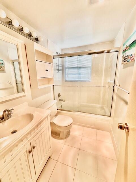 207 Brighton East Boca Raton, FL 33434 - Photo 8 of 36 Main Bathroom
