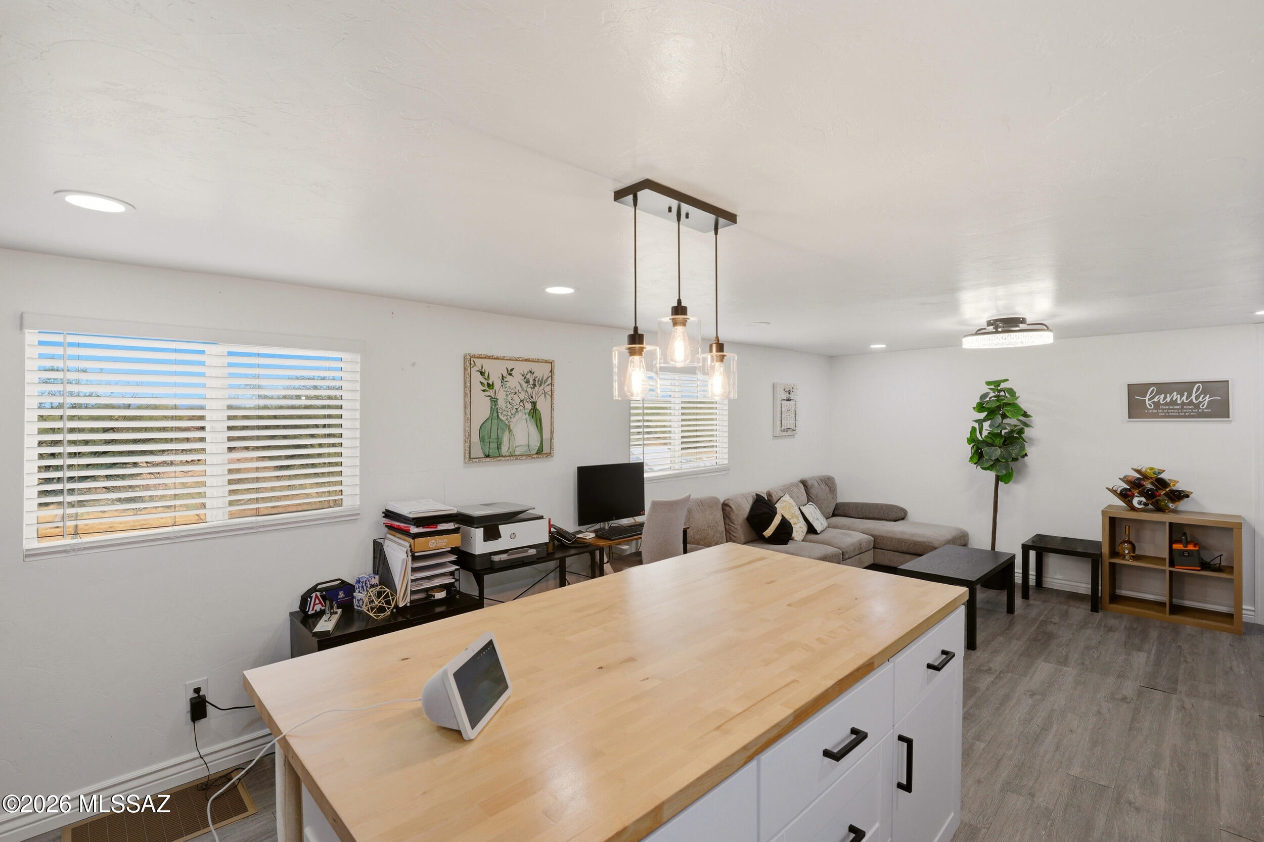 8620 South Sandario Road Tucson, AZ 85736 - Photo 12 of 26 a very nice looking living room with a large window