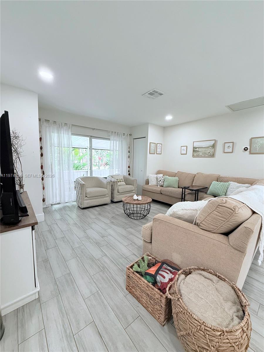 22355 Southwest 57th Circle Boca Raton, FL 33428 - Photo 6 of 21