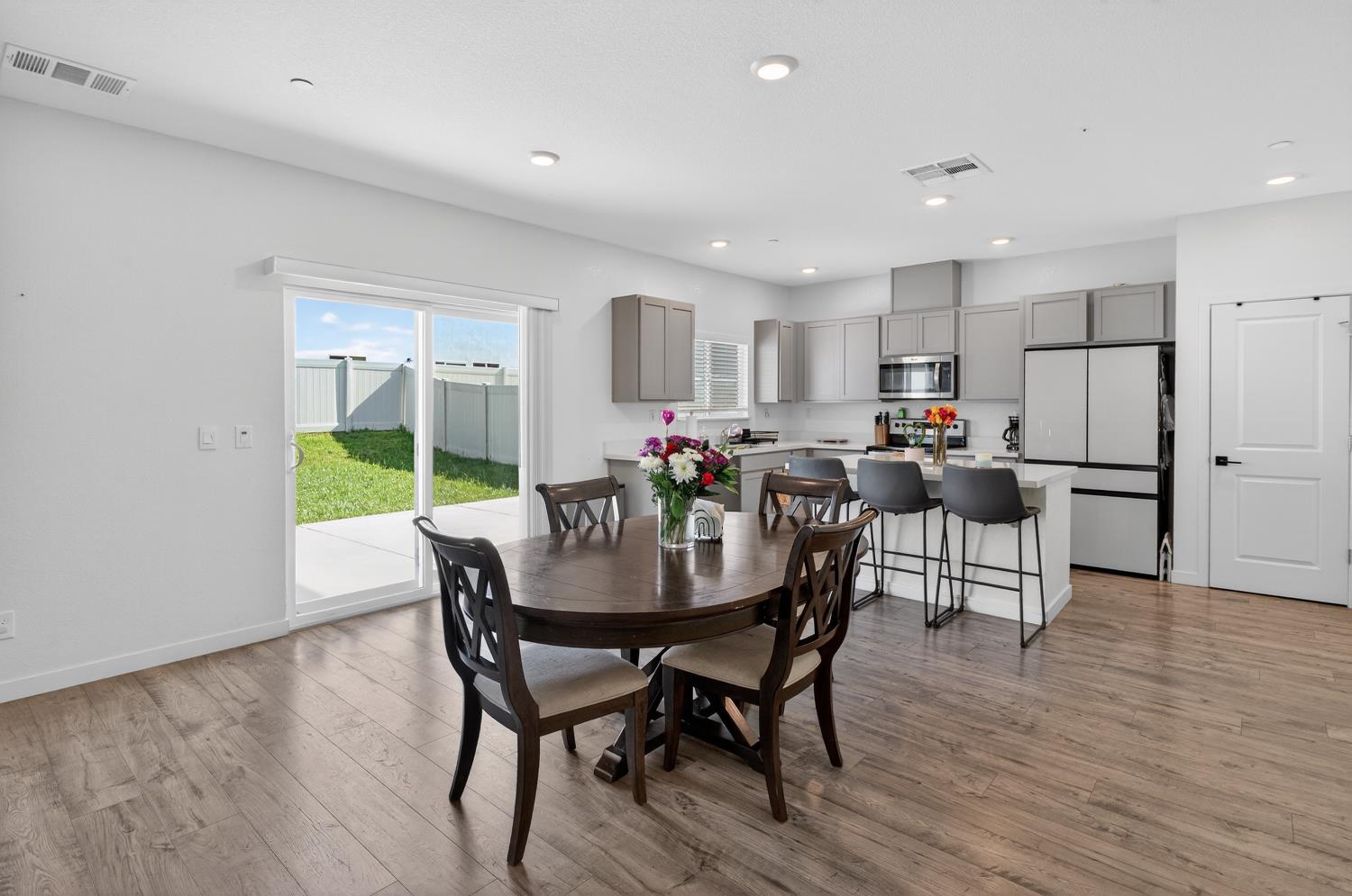 8883 Sebago Way Elk Grove, CA 95758 - Photo 11 of 58