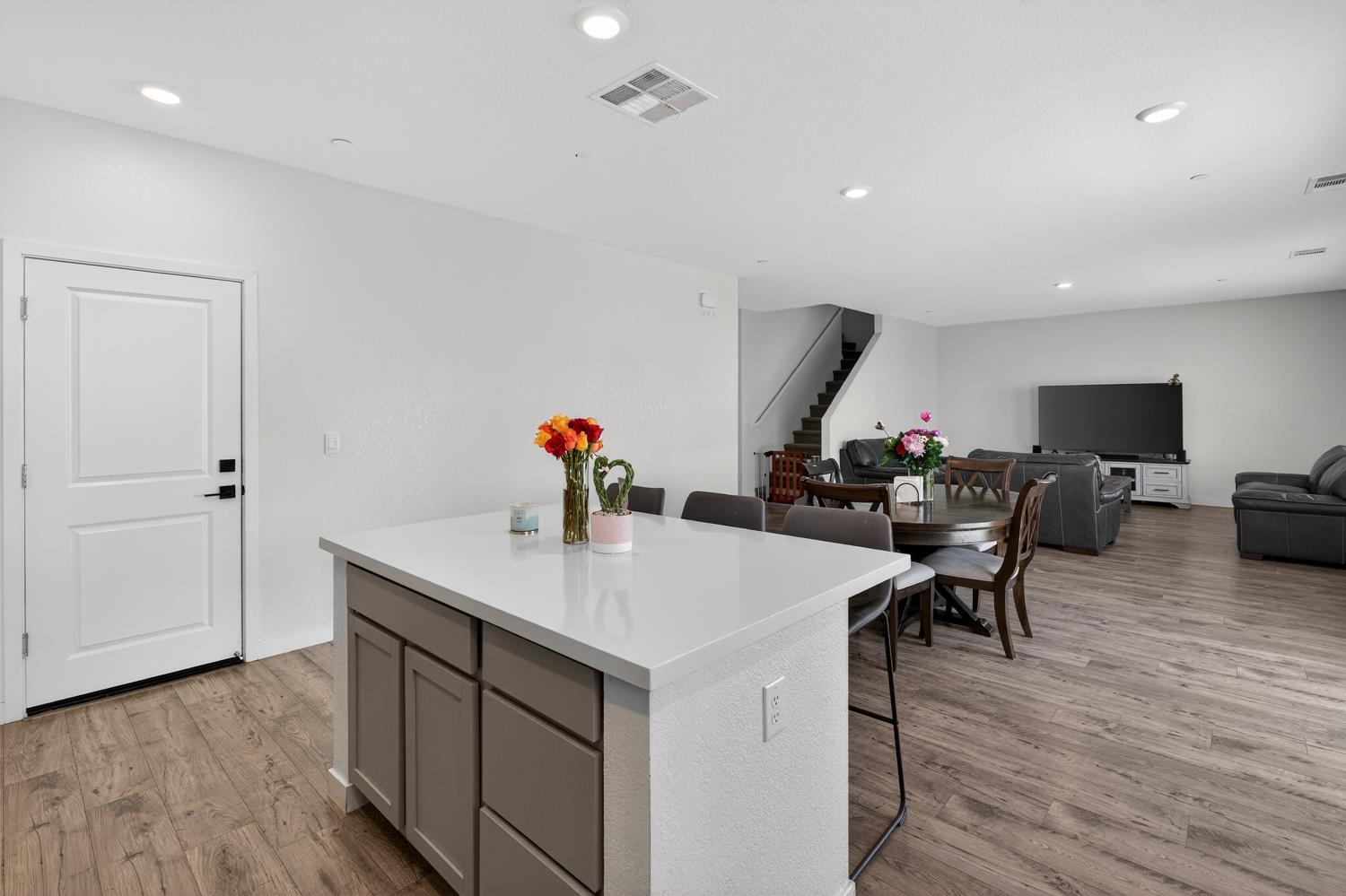 8883 Sebago Way Elk Grove, CA 95758 - Photo 15 of 58