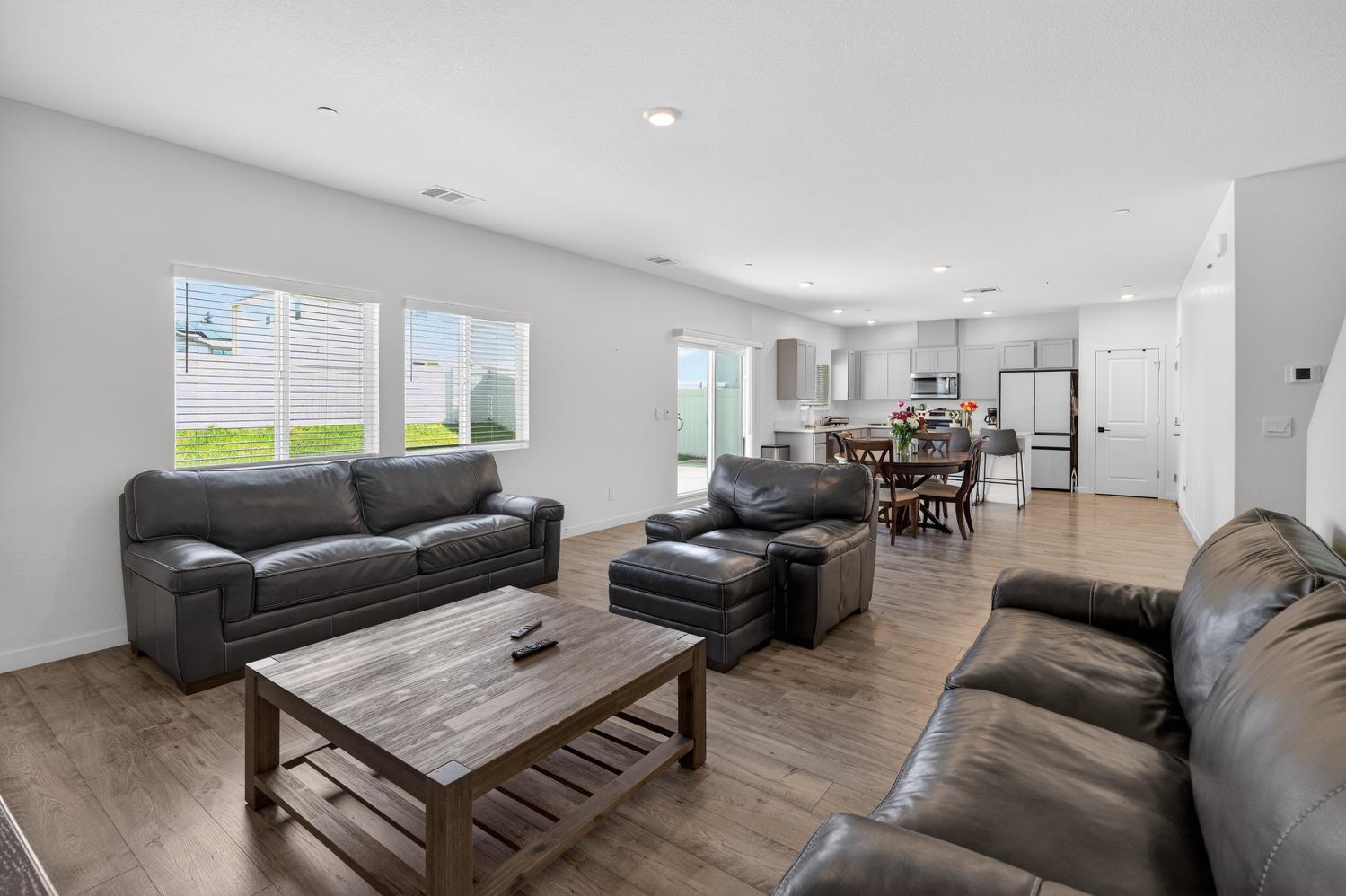 8883 Sebago Way Elk Grove, CA 95758 - Photo 9 of 58