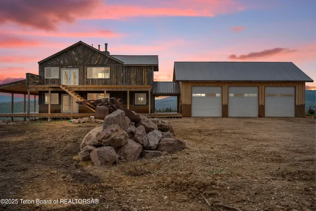 $1,495,000 | 118 Upper Picnic Ridge Road, Bondurant, WY 82922