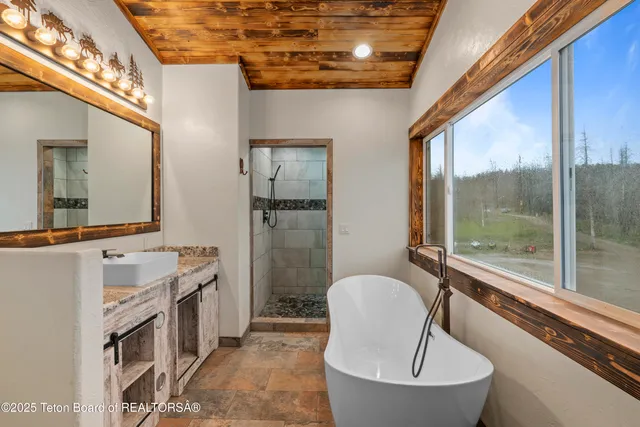 $1,495,000 | 118 Upper Picnic Ridge Road, Bondurant, WY 82922