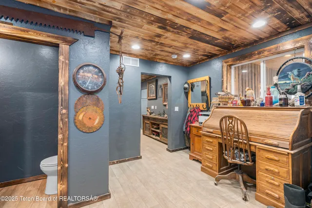 $1,495,000 | 118 Upper Picnic Ridge Road, Bondurant, WY 82922