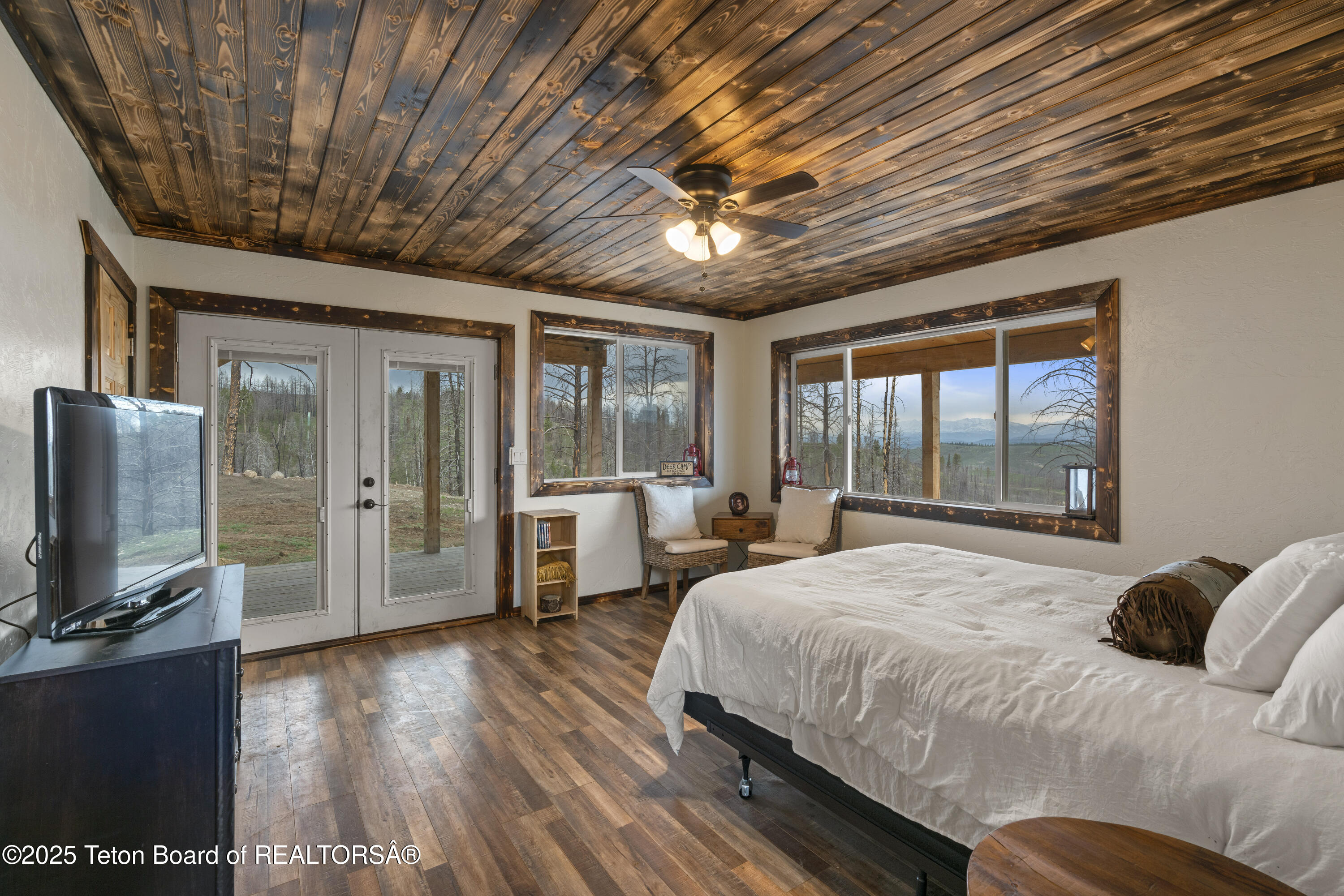 118 Upper Picnic Ridge Road Bondurant, WY 82922 - Photo 6 of 21 Guest Room (1)