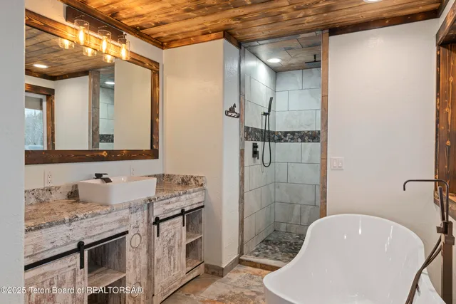 $1,495,000 | 118 Upper Picnic Ridge Road, Bondurant, WY 82922