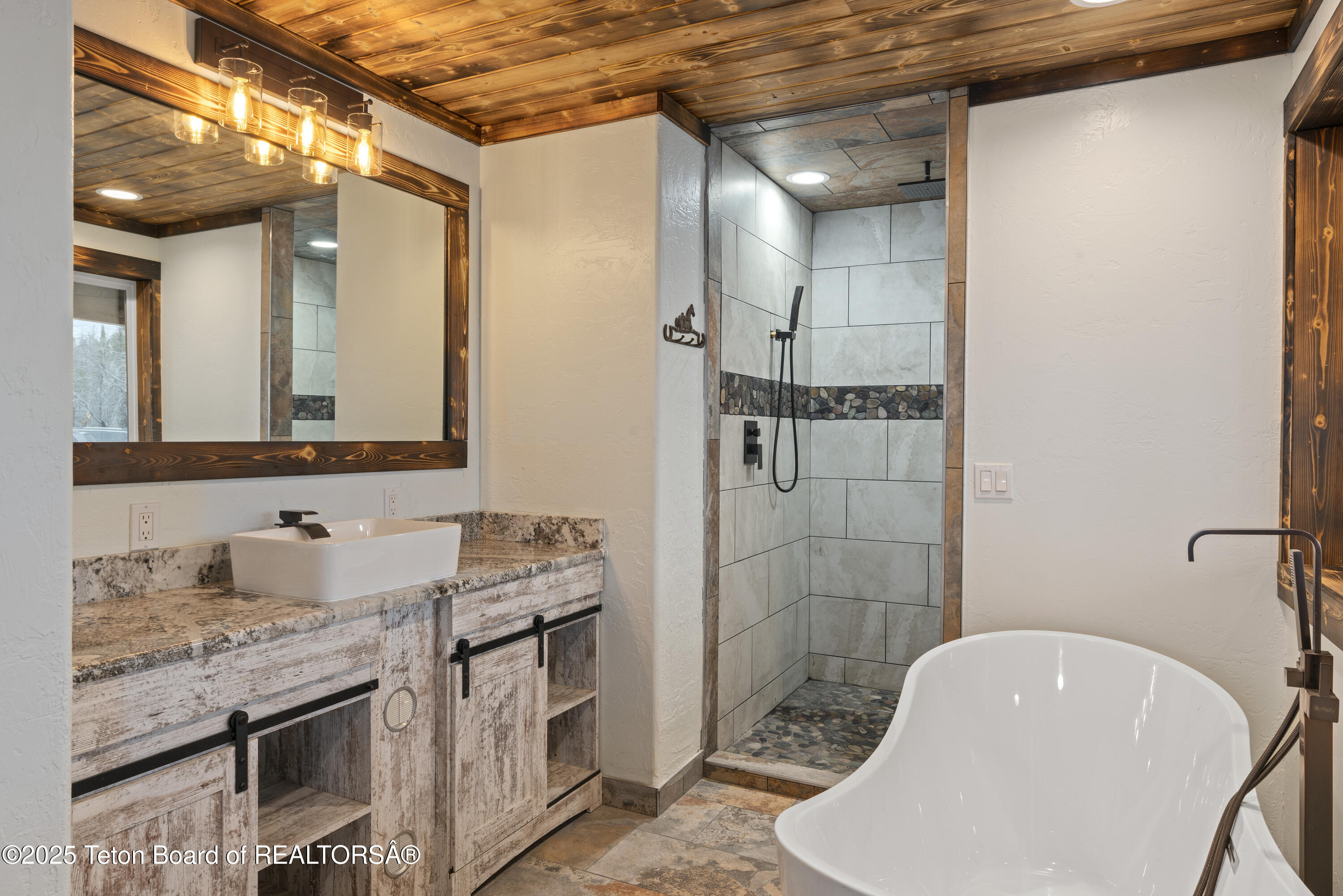 118 Upper Picnic Ridge Road Bondurant, WY 82922 - Photo 9 of 21 Guest Room Bath