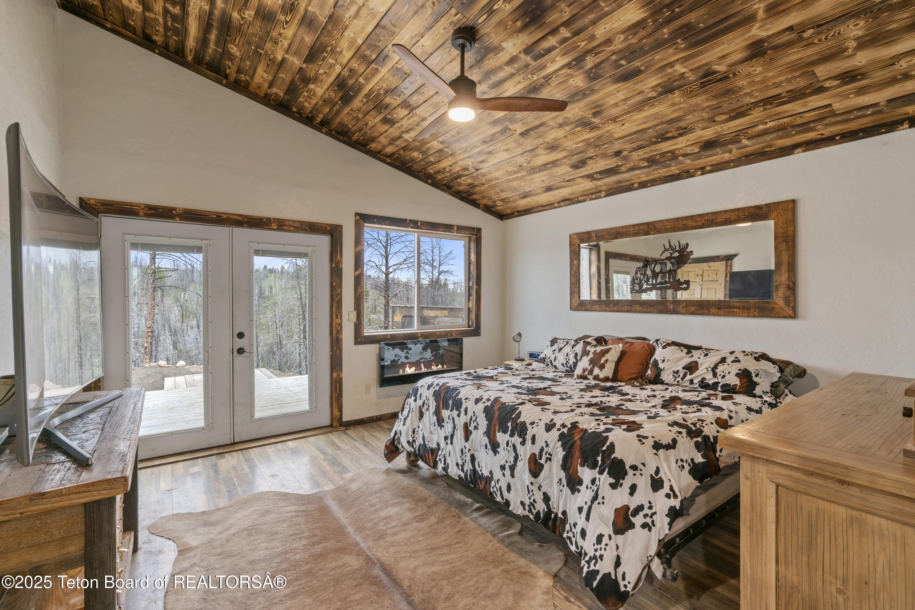 118 Upper Picnic Ridge Road Bondurant, WY 82922 - Photo 10 of 21 Primary Suite