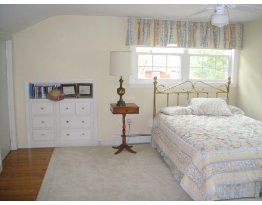4 Linwood Road Wellesley, MA 02481 - Photo 14 of 17