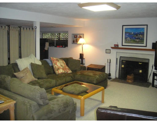 4 Linwood Road Wellesley, MA 02481 - Photo 16 of 17