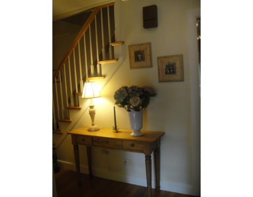 4 Linwood Road Wellesley, MA 02481 - Photo 2 of 17