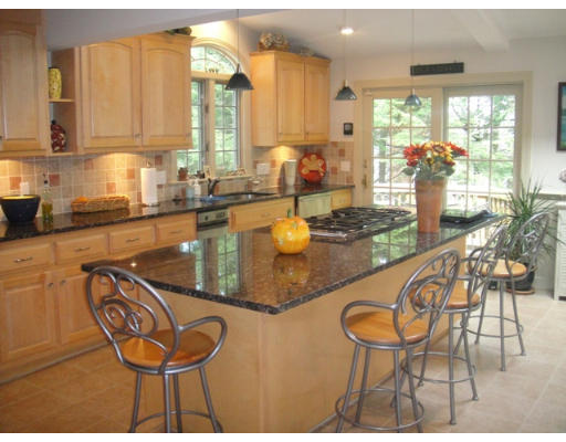 4 Linwood Road Wellesley, MA 02481 - Photo 5 of 17