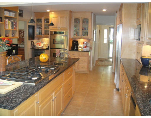4 Linwood Road Wellesley, MA 02481 - Photo 7 of 17