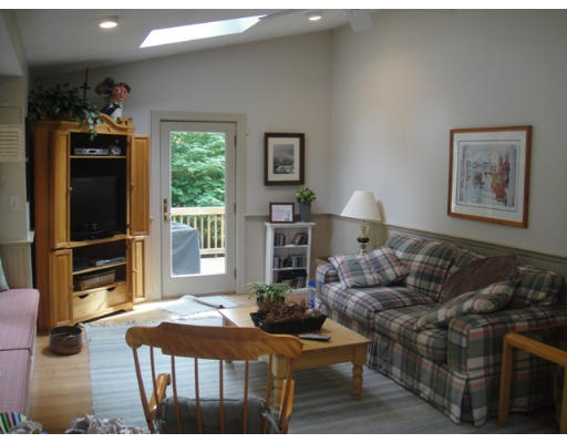4 Linwood Road Wellesley, MA 02481 - Photo 9 of 17