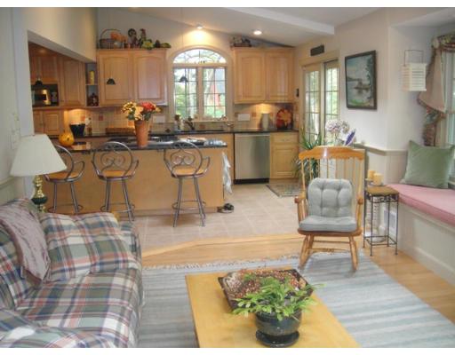 4 Linwood Road Wellesley, MA 02481 - Photo 10 of 17