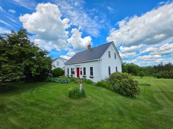 $759,900 | 2810 Underpass Road, Sutton, VT 05867