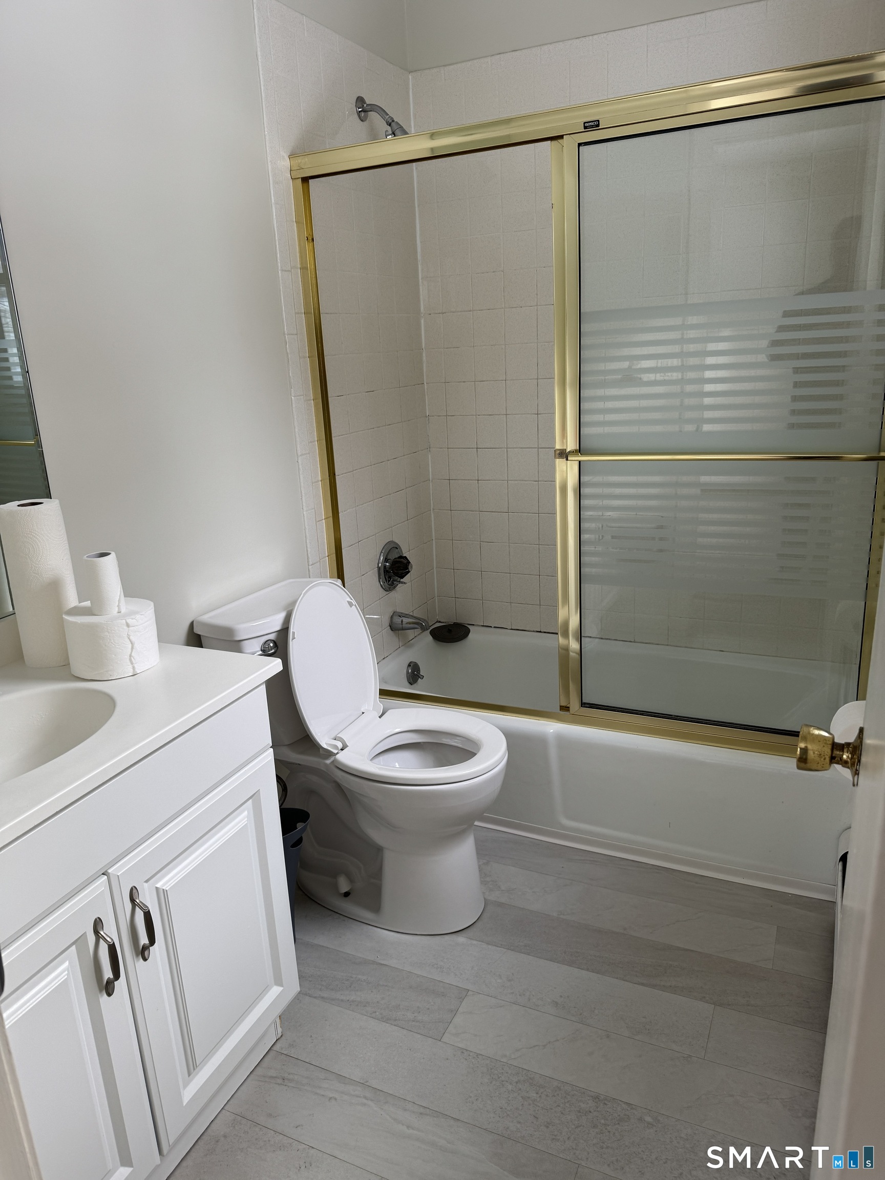 10 Milton Road Quaker Hill, CT 06375 - Photo 21 of 30 First floor full bath