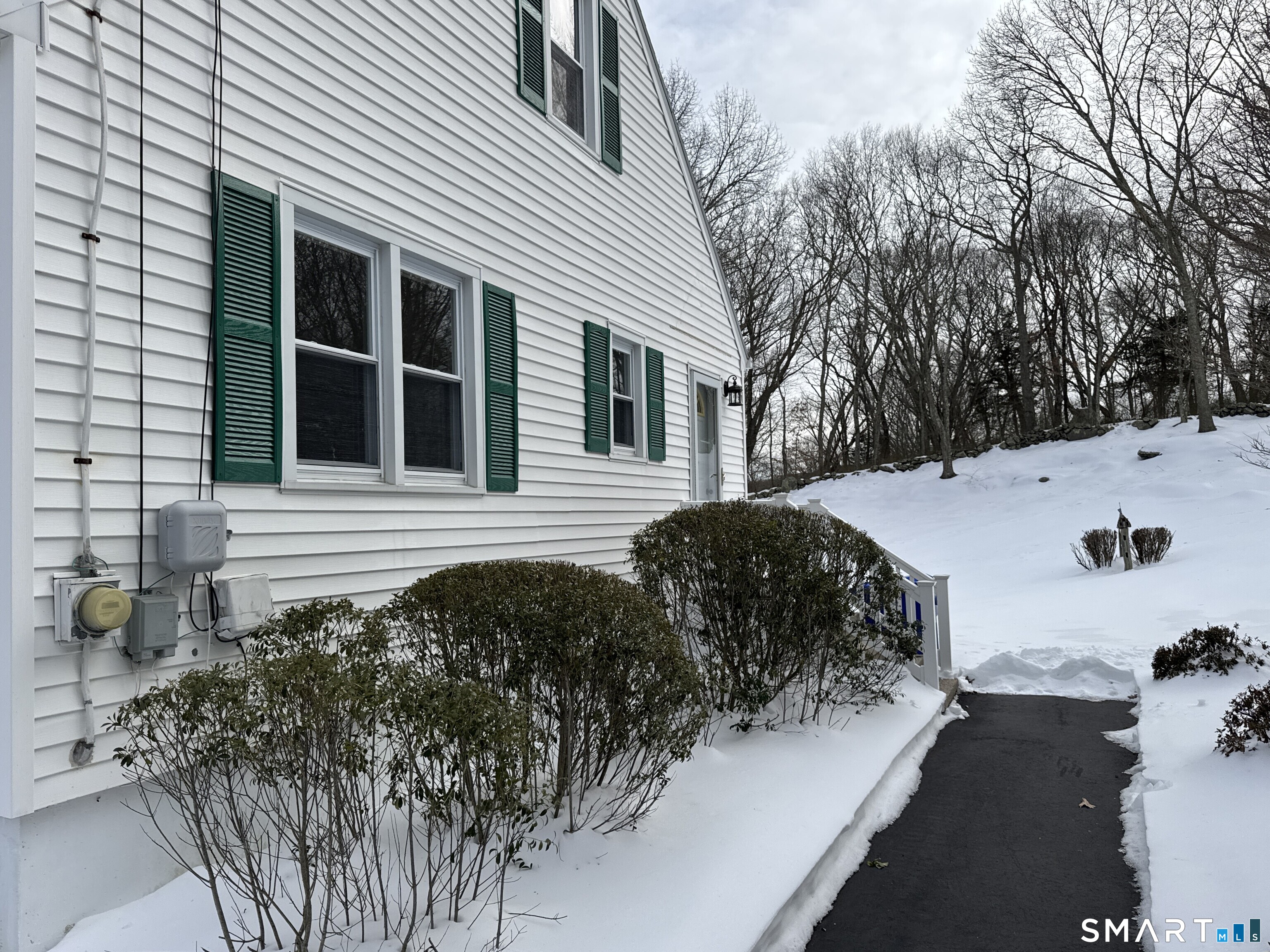 10 Milton Road Quaker Hill, CT 06375 - Photo 5 of 30