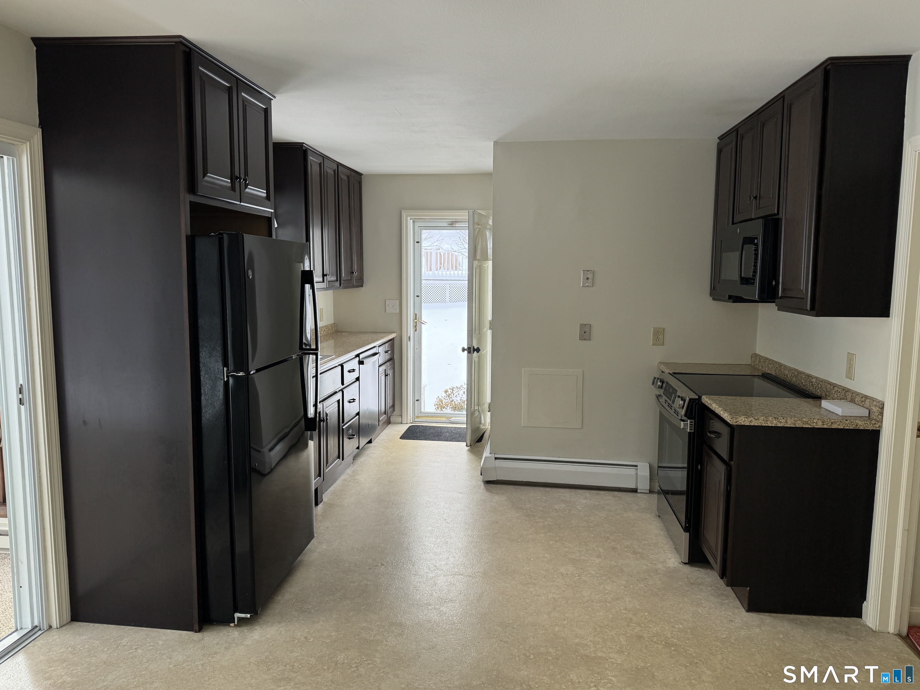 10 Milton Road Quaker Hill, CT 06375 - Photo 10 of 30