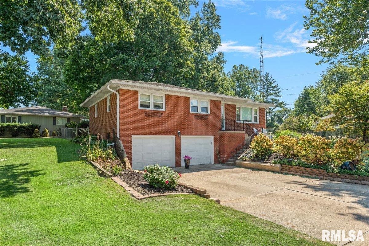 14 Hackney Lane Springfield, IL 62702 - Photo 3 of 39 Gallery Image 3