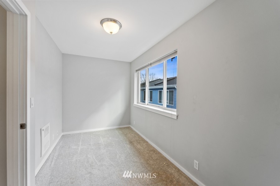 2011 South Washington Street, Unit D Seattle, WA 98144 - Photo 8 of 13 Gallery Image 8