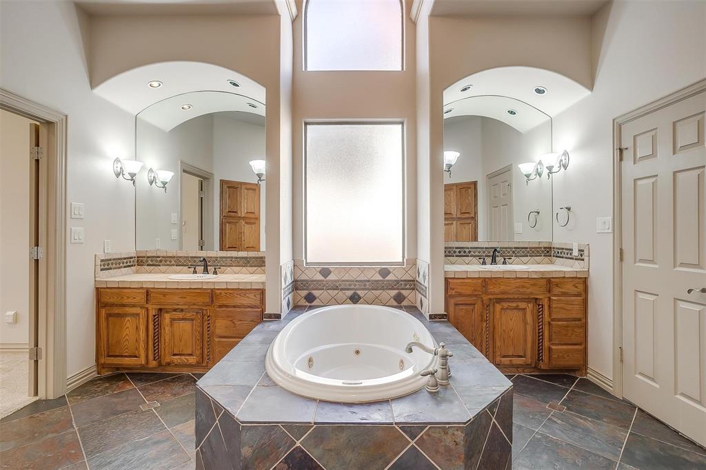13780 Riviera West Fort Worth, TX 76028 - Photo 17 of 39