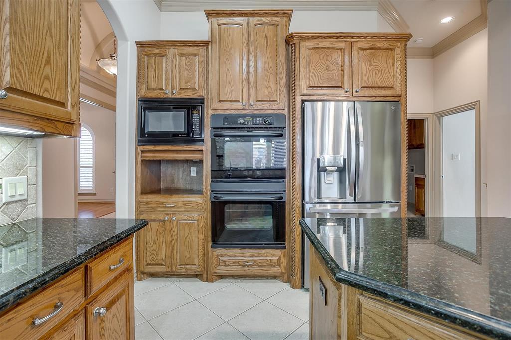 13780 Riviera West Fort Worth, TX 76028 - Photo 6 of 39