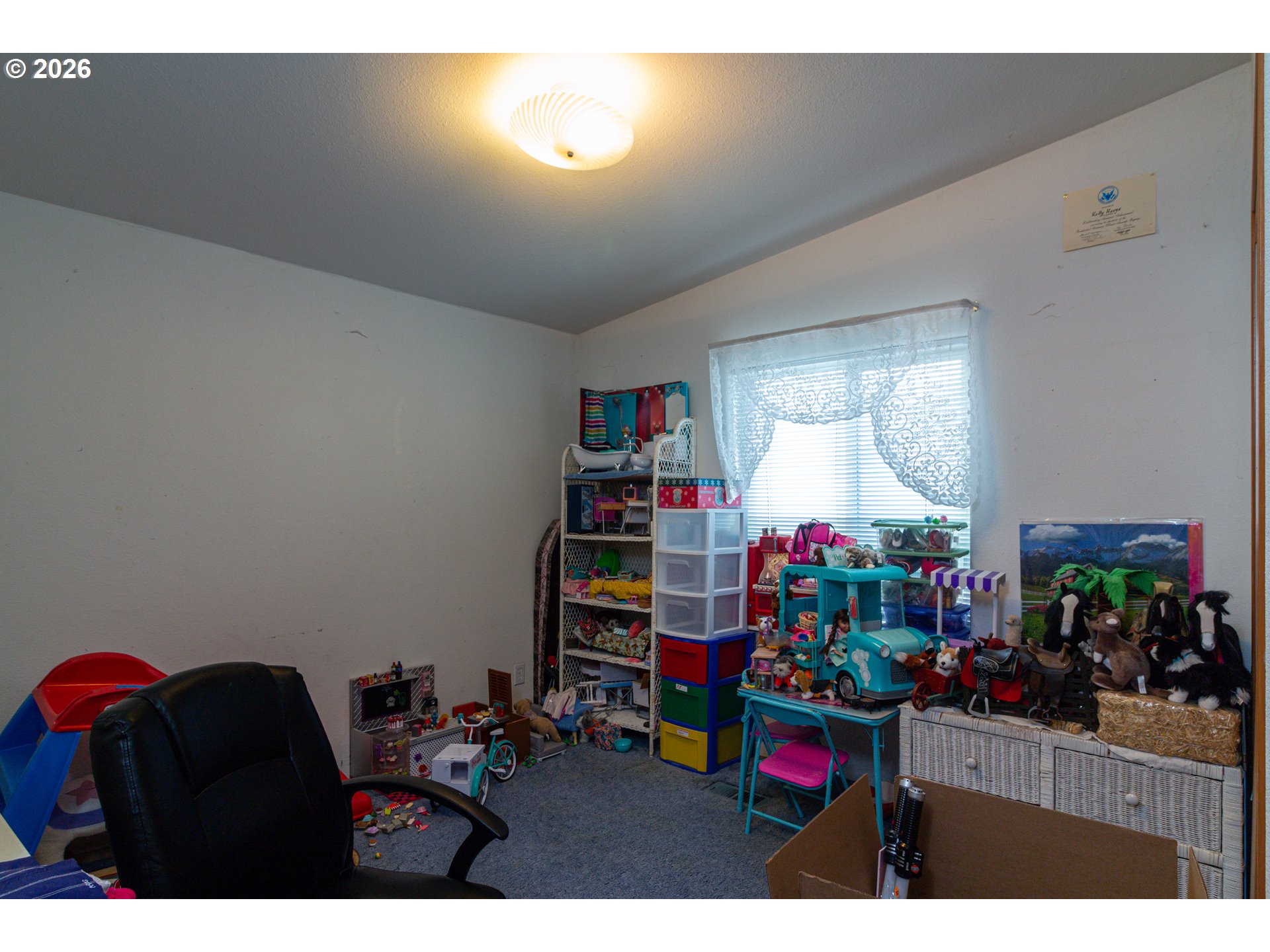 1375 Southwest 15th Street Hermiston, OR 97838 - Photo 6 of 14 a view of living room with furniture and flowers