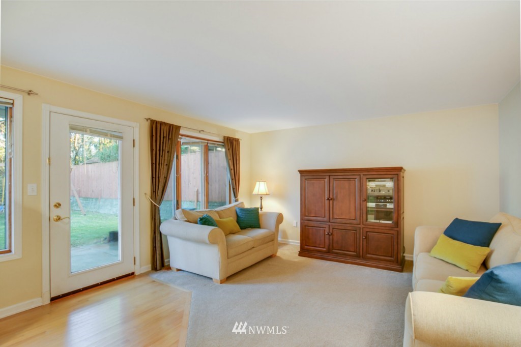 300 Chelan Avenue Southeast Renton, WA 98059 - Photo 8 of 18 Gallery Image 8