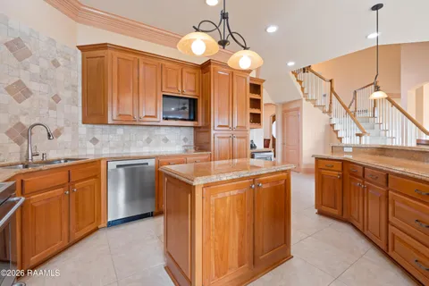$899,900 | 106 Augusta Drive, Broussard, LA 70518