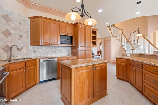 $940,000 | 106 Augusta Drive, Broussard, LA 70518