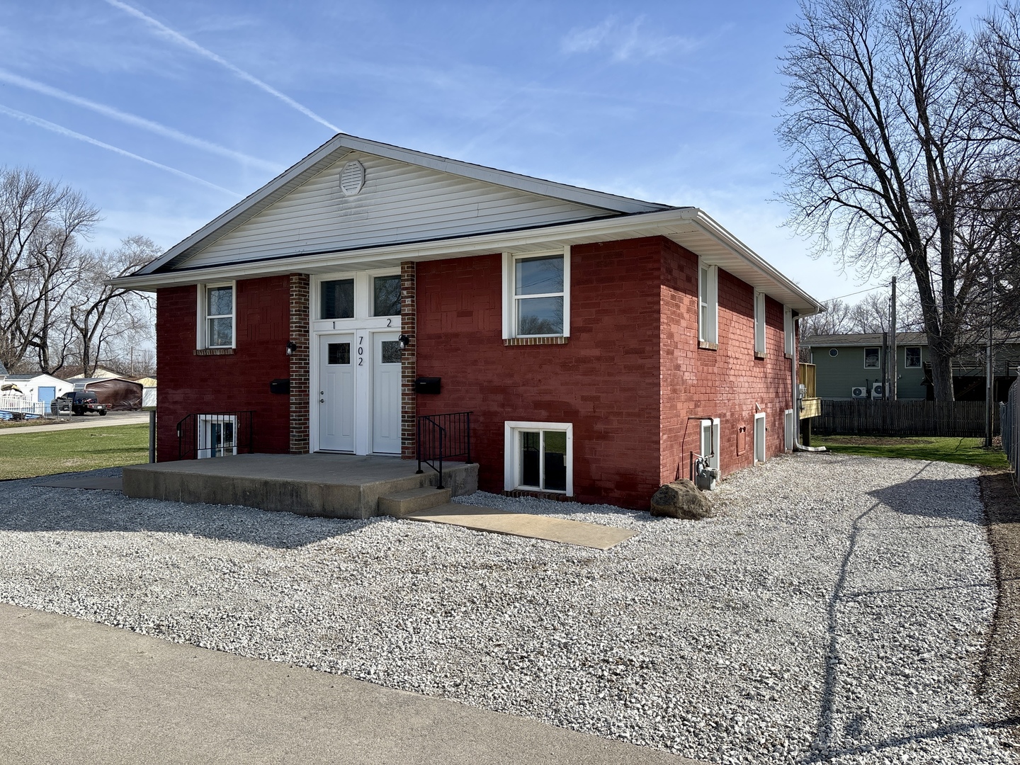 702 4th Avenue Ottawa, IL 61350 - Photo 2 of 29